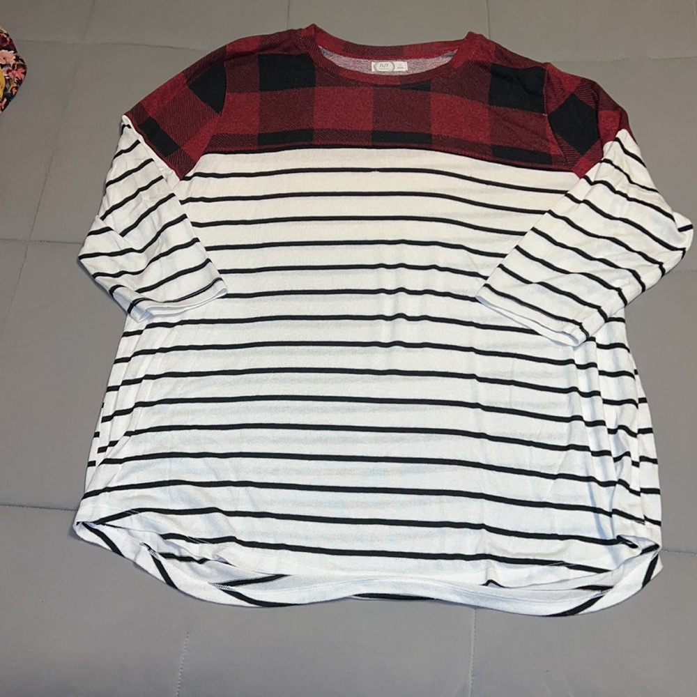 Maurices top